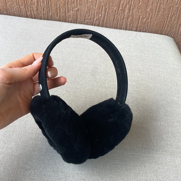 Ugg earmuffs - Picture 2 of 8